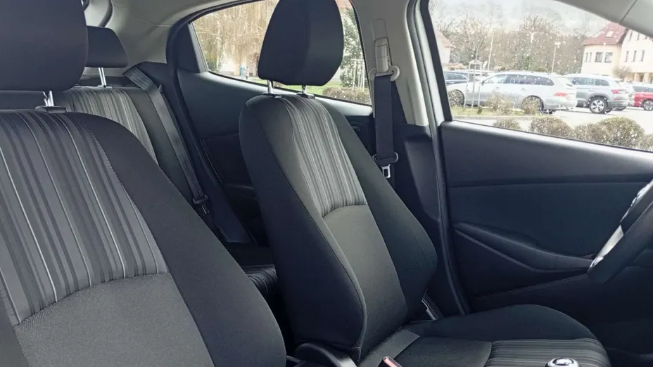 MAZDA 2 -