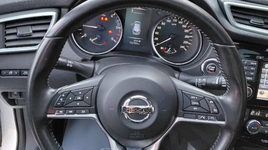 NISSAN Qashqai -