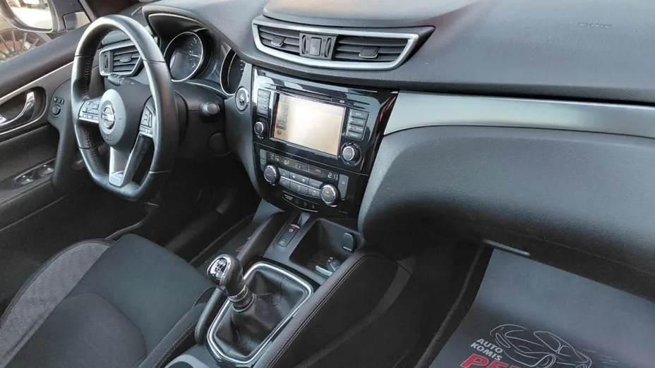 NISSAN Qashqai -