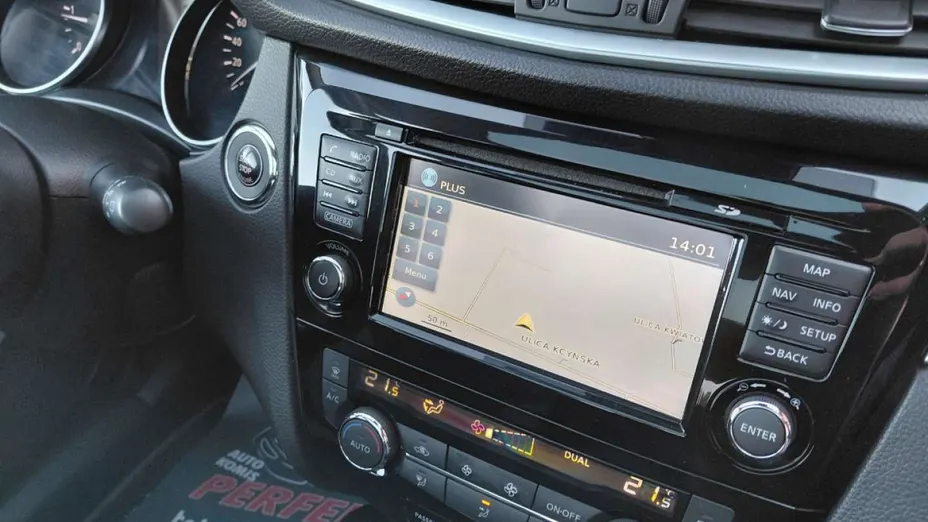 NISSAN Qashqai -