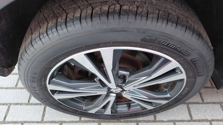 NISSAN Qashqai -