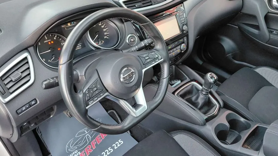 NISSAN Qashqai -