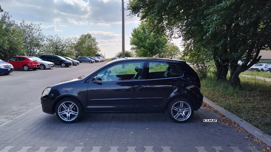 VOLKSWAGEN Polo -