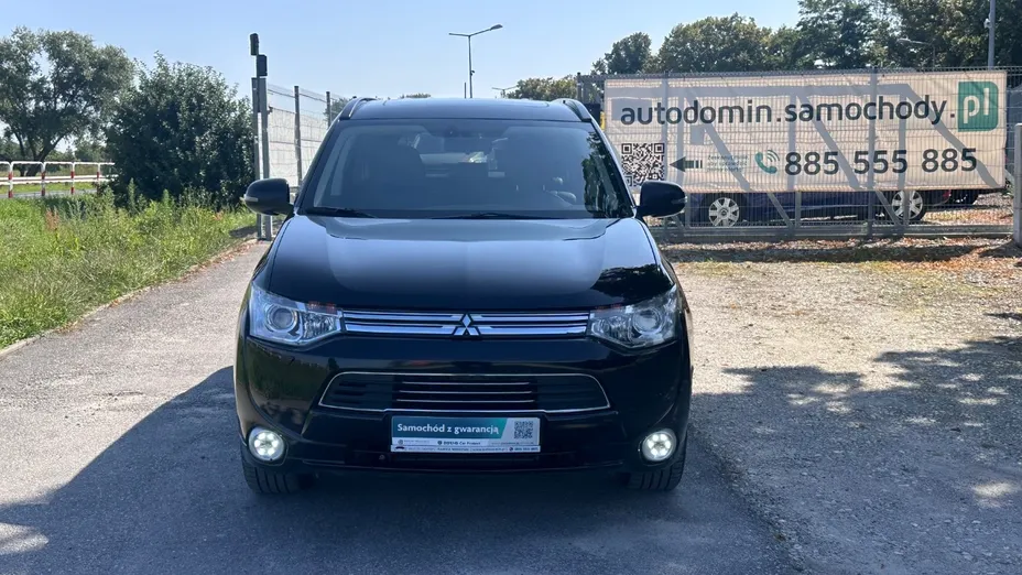 MITSUBISHI Outlander -