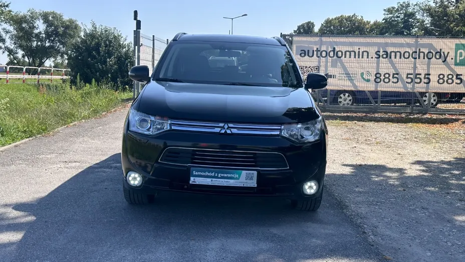 MITSUBISHI Outlander -