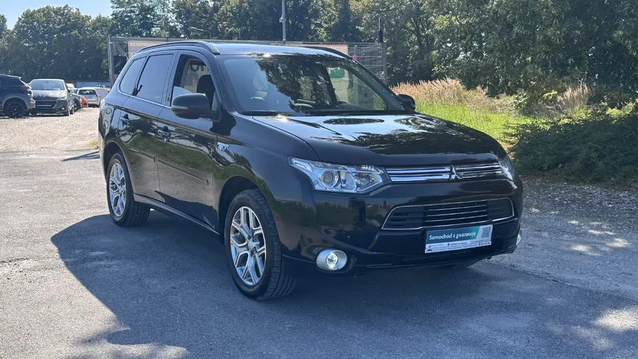 MITSUBISHI Outlander -