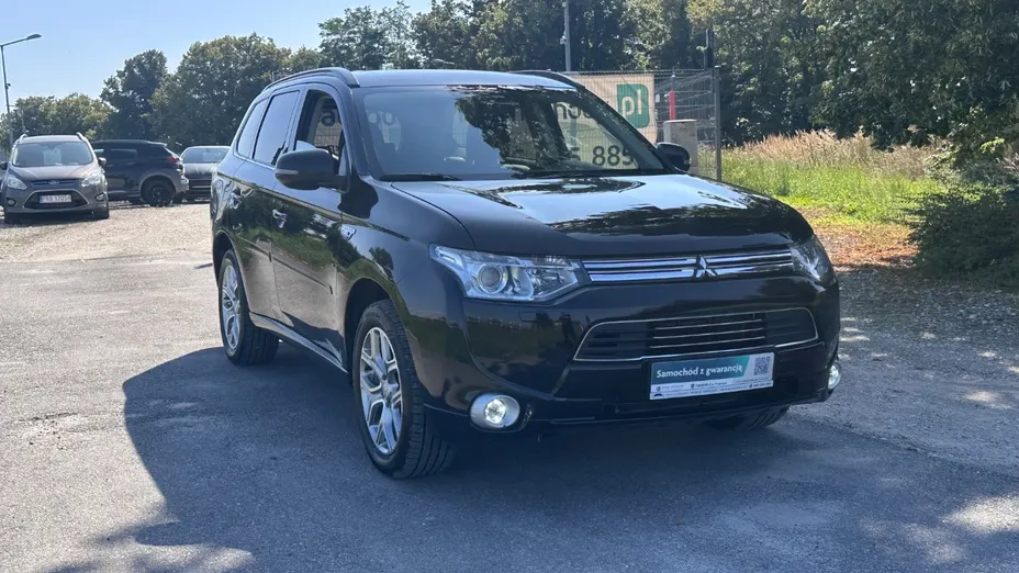 MITSUBISHI Outlander -