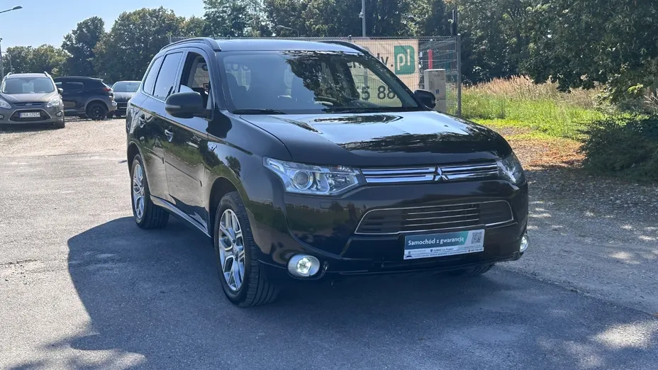 MITSUBISHI Outlander -