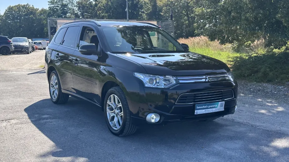 MITSUBISHI Outlander -