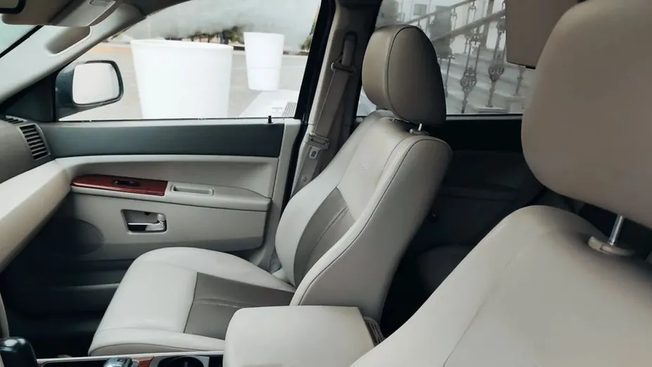 JEEP Grand Cherokee -