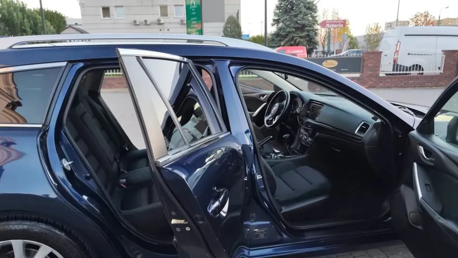MAZDA 6 -