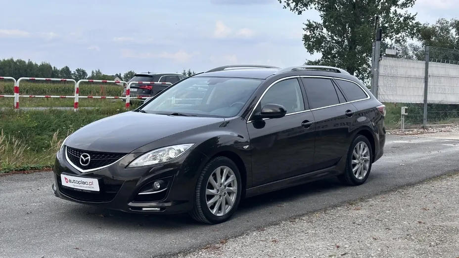 MAZDA 6 -