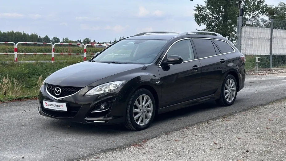 MAZDA 6 -