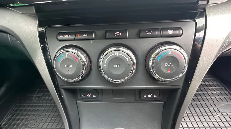 MAZDA 6 -