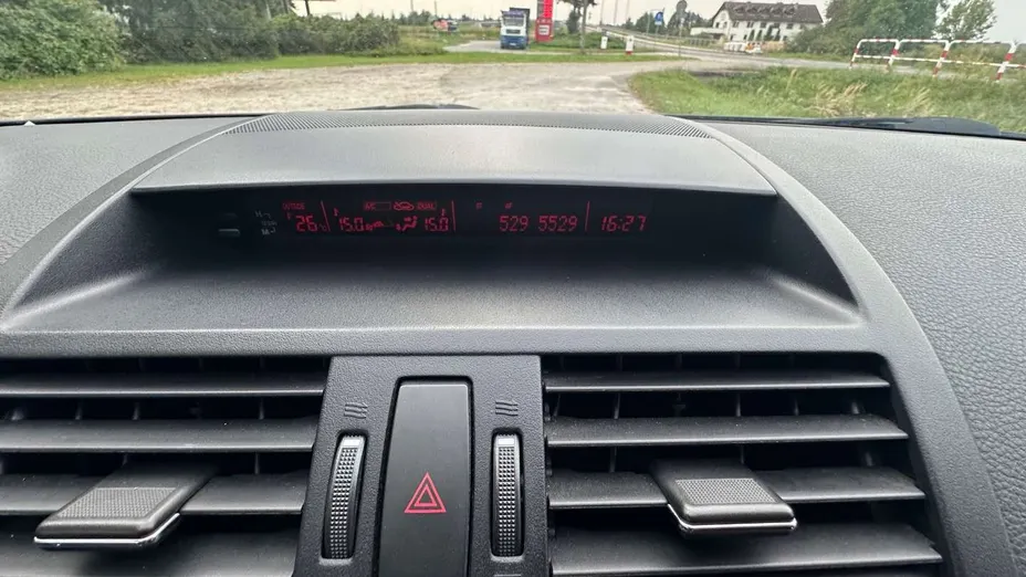 MAZDA 6 -