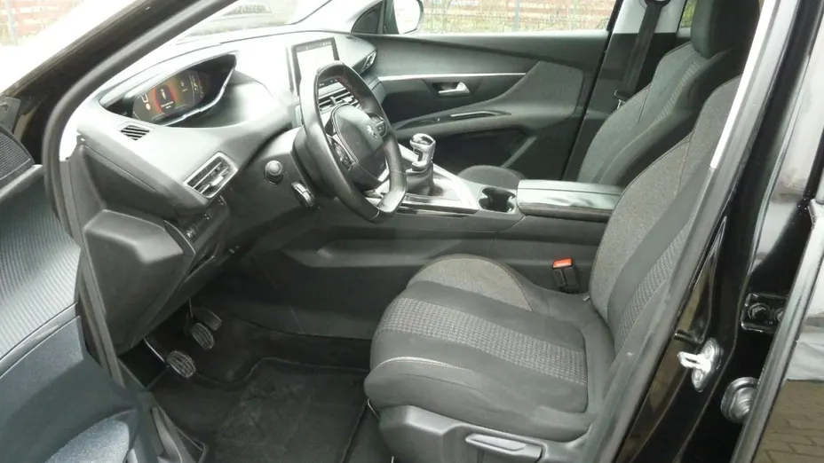 PEUGEOT 3008 -
