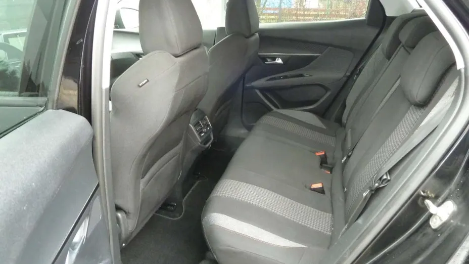 PEUGEOT 3008 -
