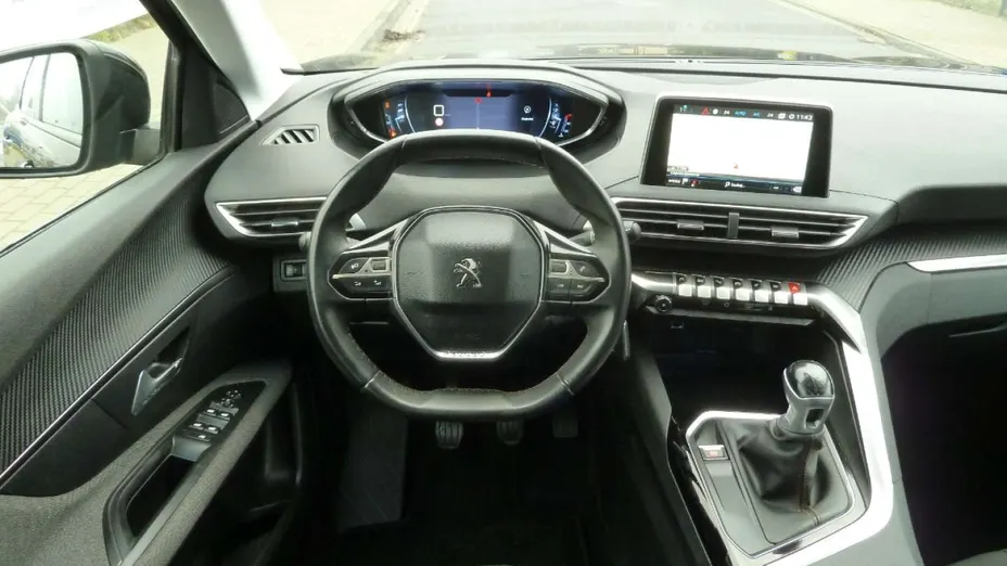 PEUGEOT 3008 -