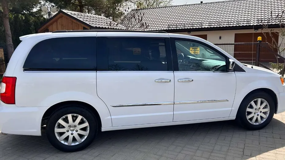 CHRYSLER Town & Country -