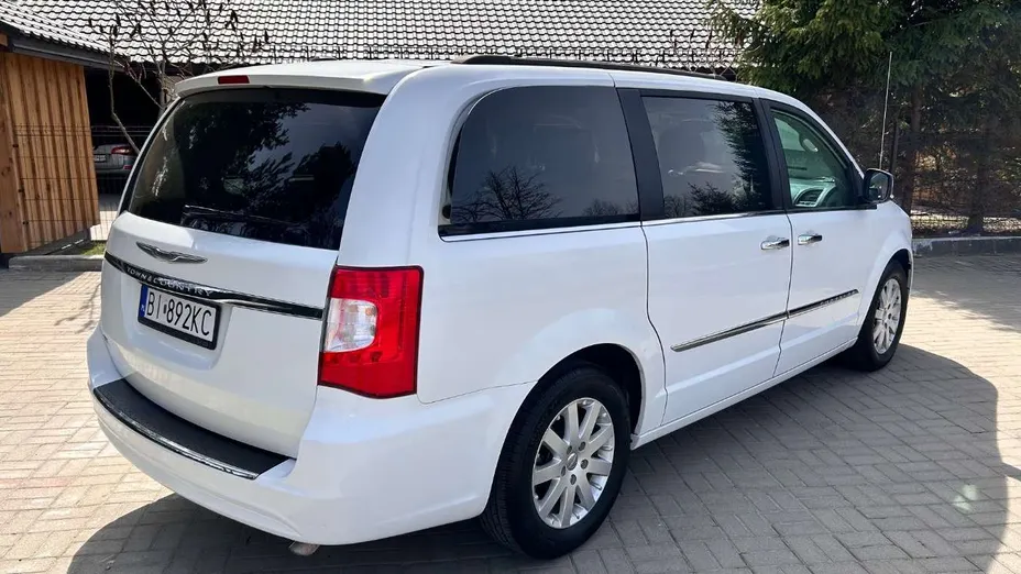 CHRYSLER Town & Country -