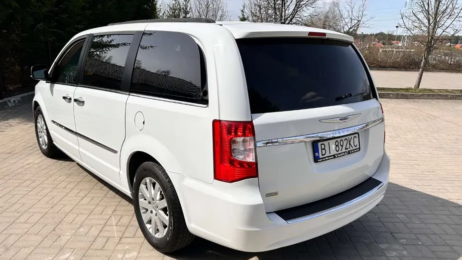 CHRYSLER Town & Country -