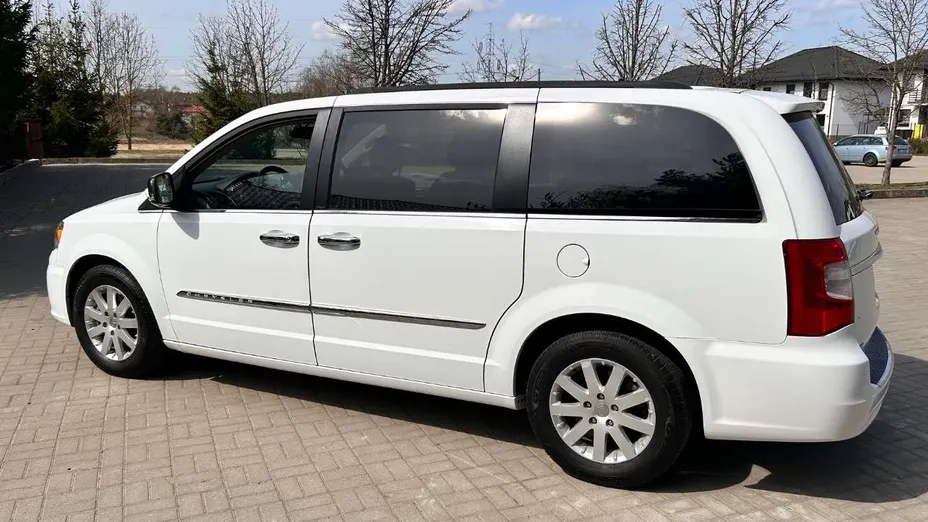 CHRYSLER Town & Country -