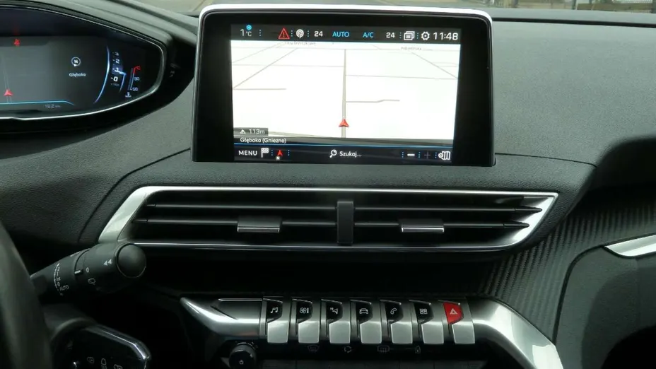 PEUGEOT 3008 -
