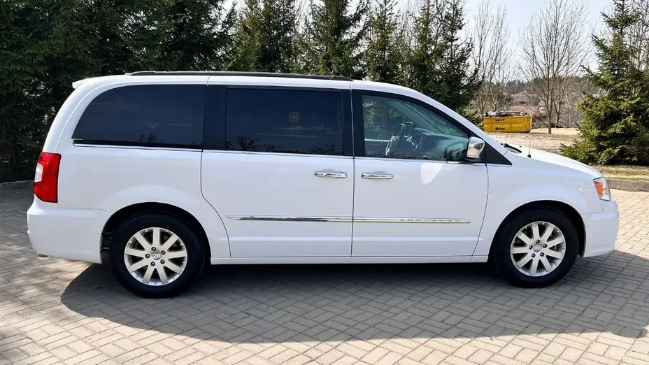 CHRYSLER Town & Country -