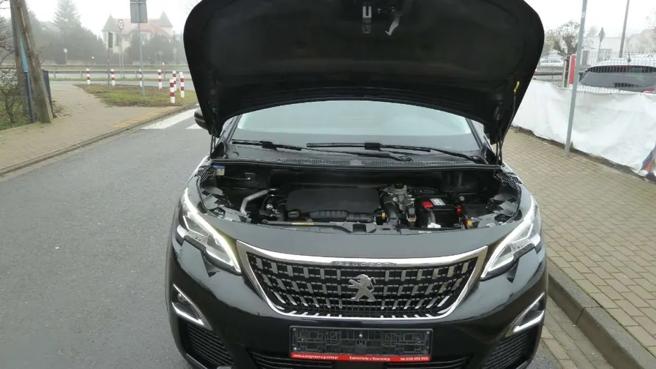 PEUGEOT 3008 -