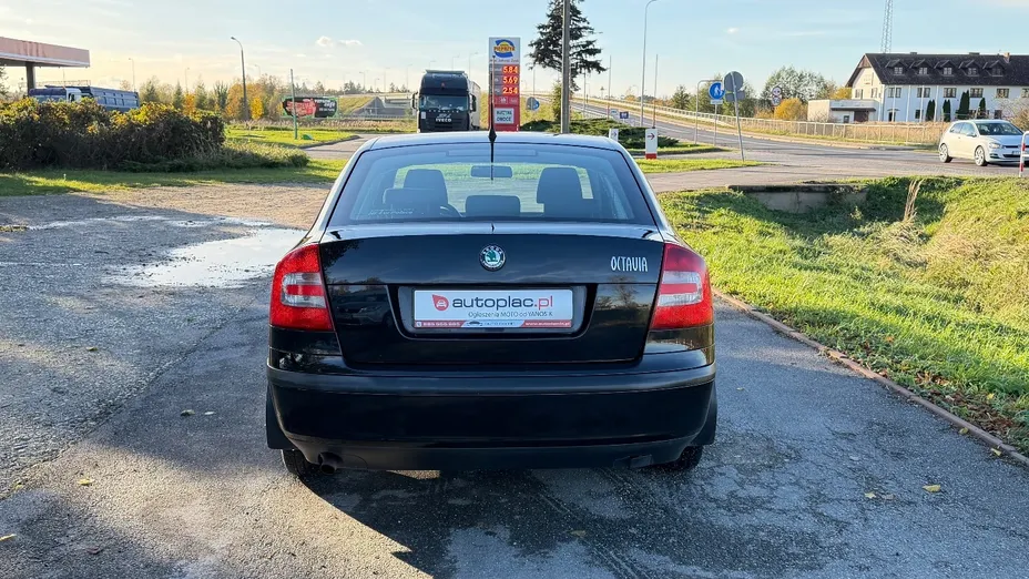 SKODA Octavia -