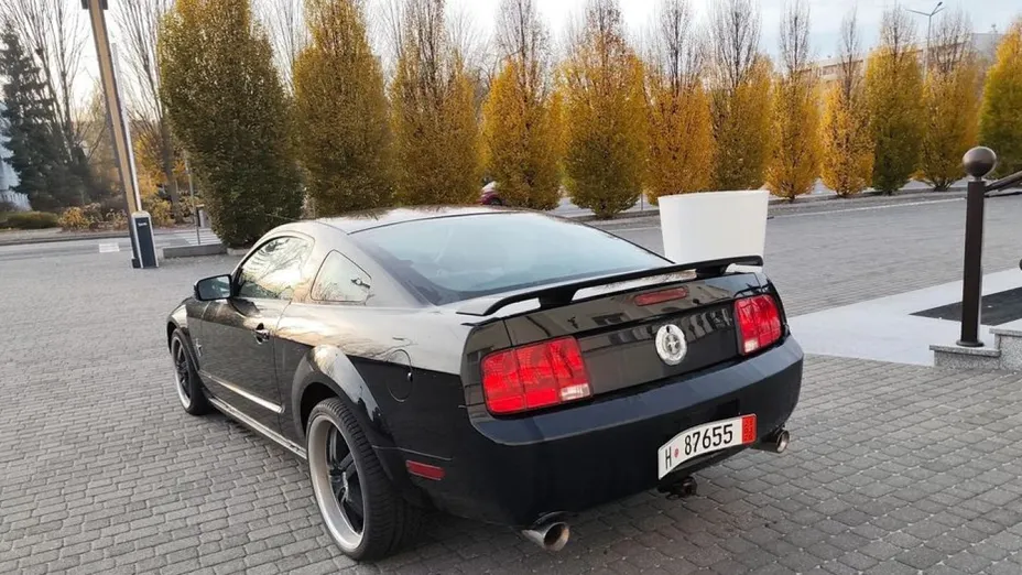 FORD Mustang -