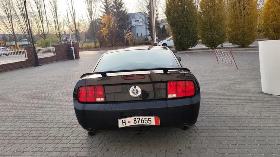 FORD Mustang -