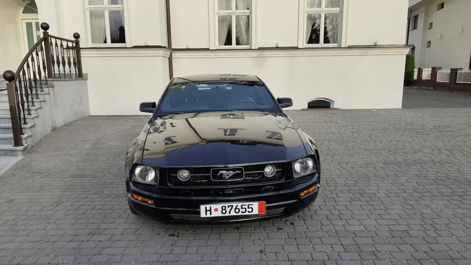 FORD Mustang -