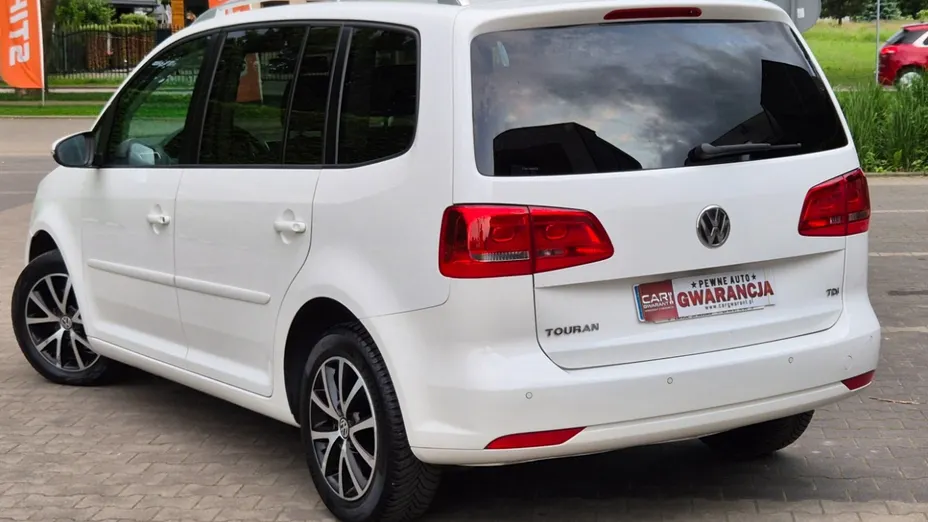 VOLKSWAGEN Touran -