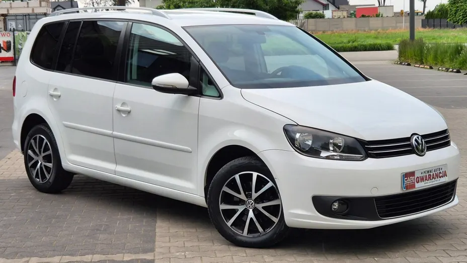 VOLKSWAGEN Touran -