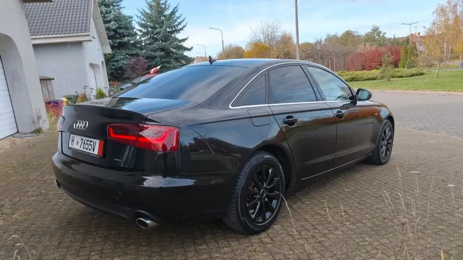 AUDI A6 -