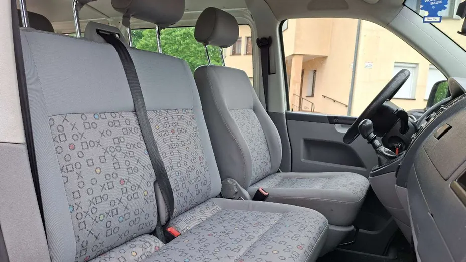 VOLKSWAGEN Transporter -
