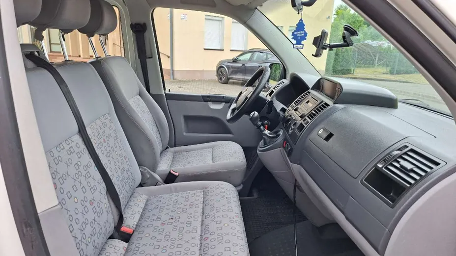 VOLKSWAGEN Transporter -