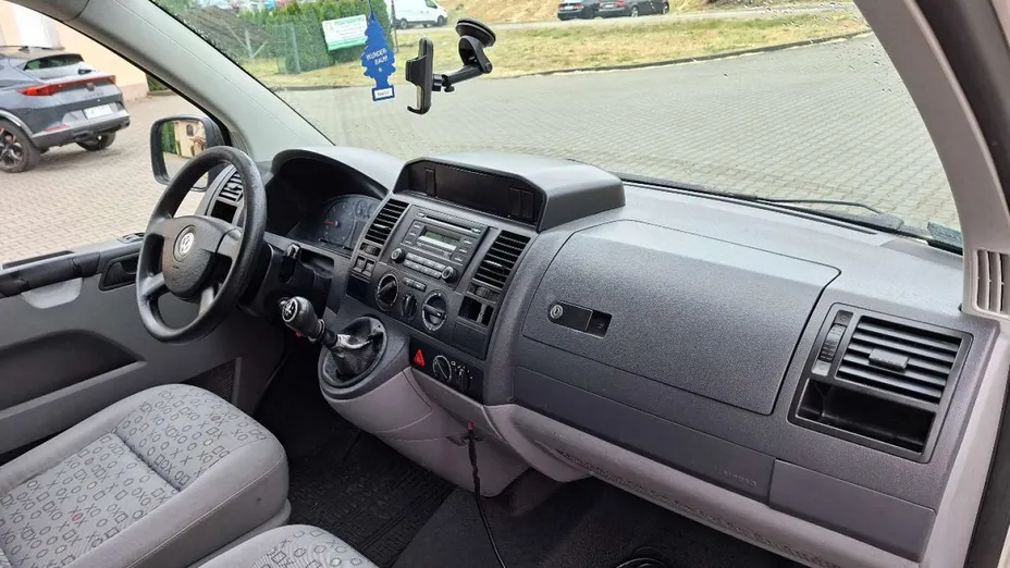 VOLKSWAGEN Transporter -
