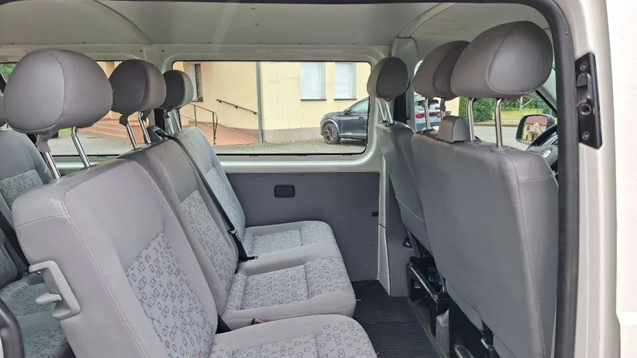 VOLKSWAGEN Transporter -