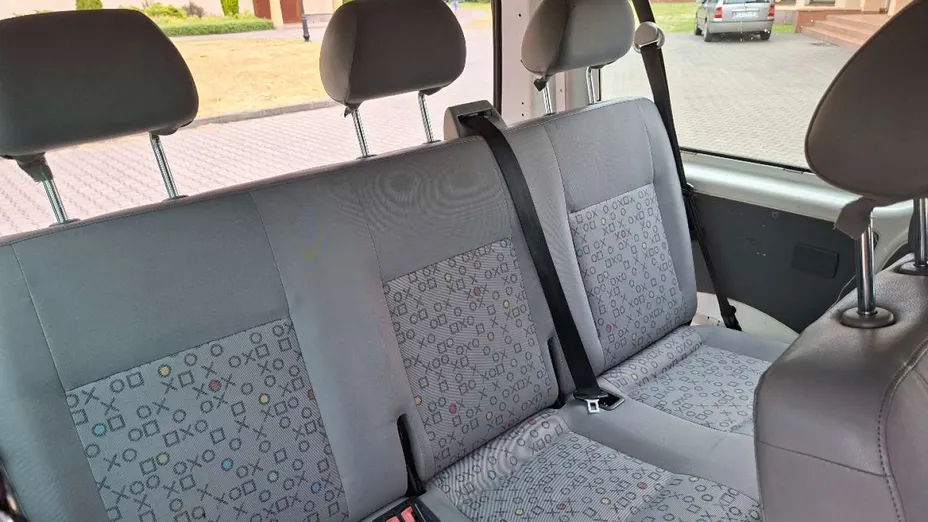 VOLKSWAGEN Transporter -