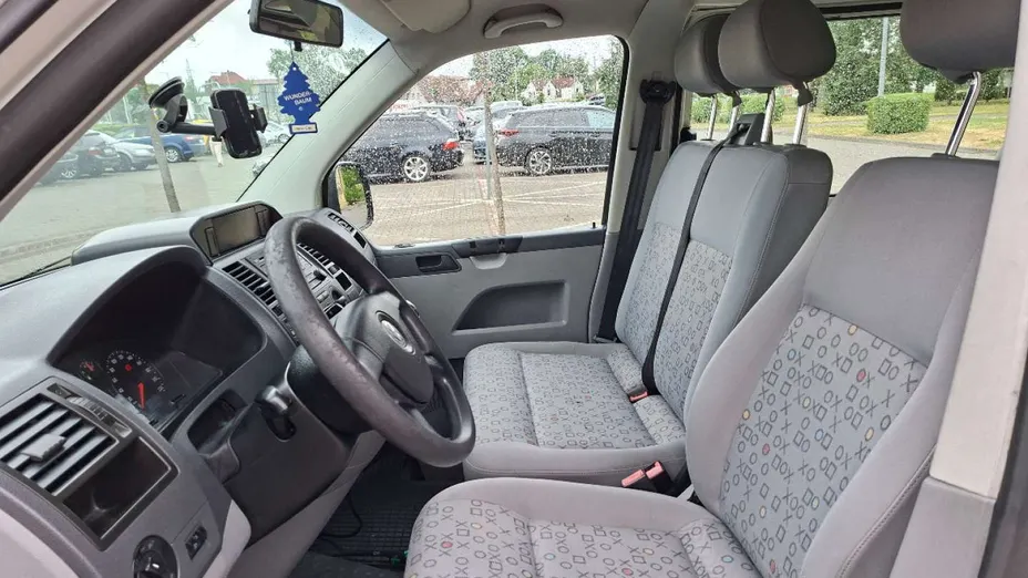 VOLKSWAGEN Transporter -