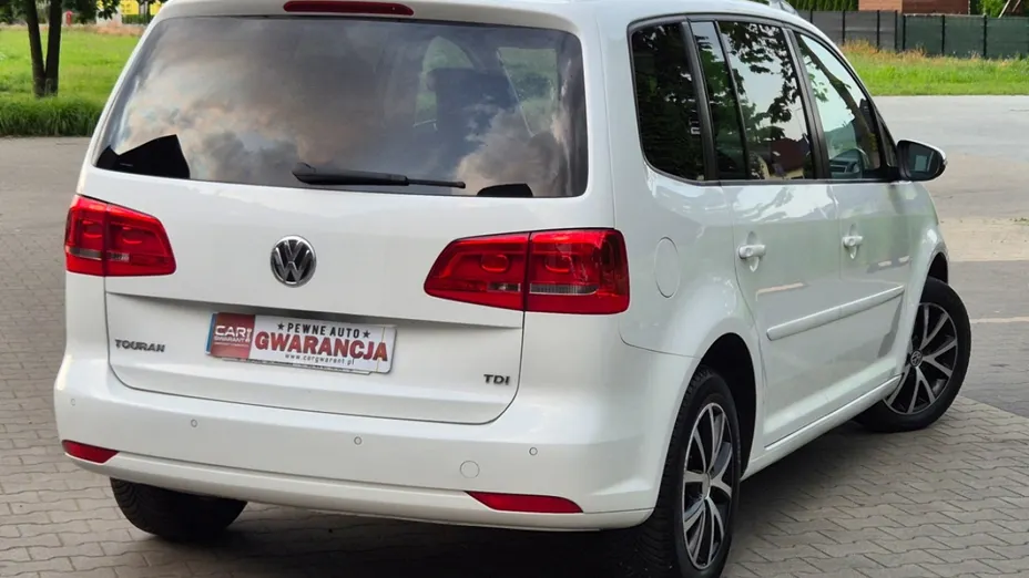 VOLKSWAGEN Touran -