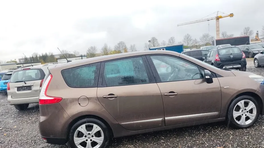 RENAULT Grand Scenic -