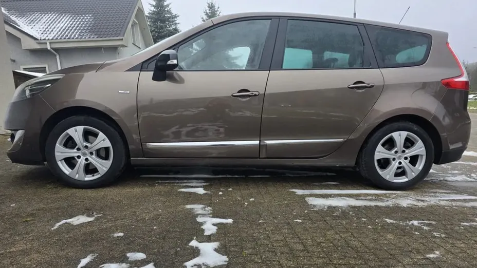 RENAULT Grand Scenic -