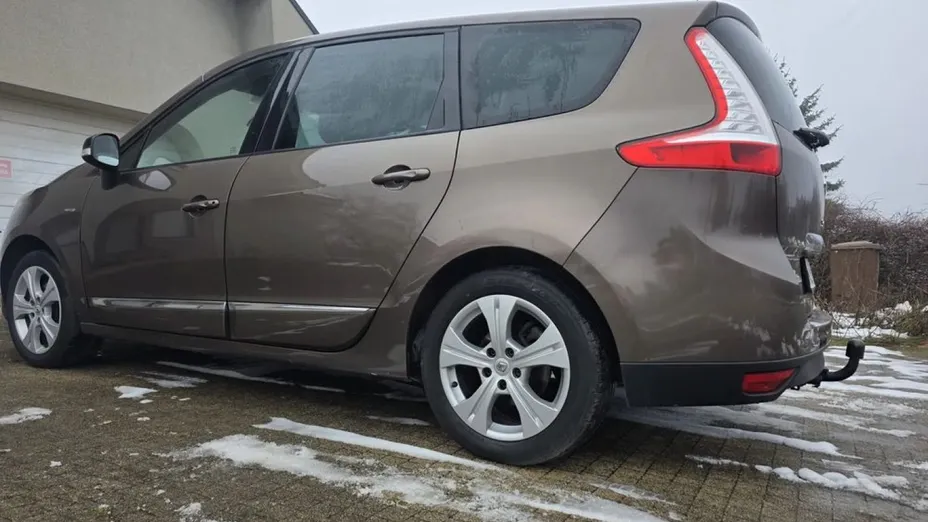 RENAULT Grand Scenic -