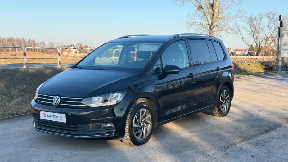 VOLKSWAGEN Touran -