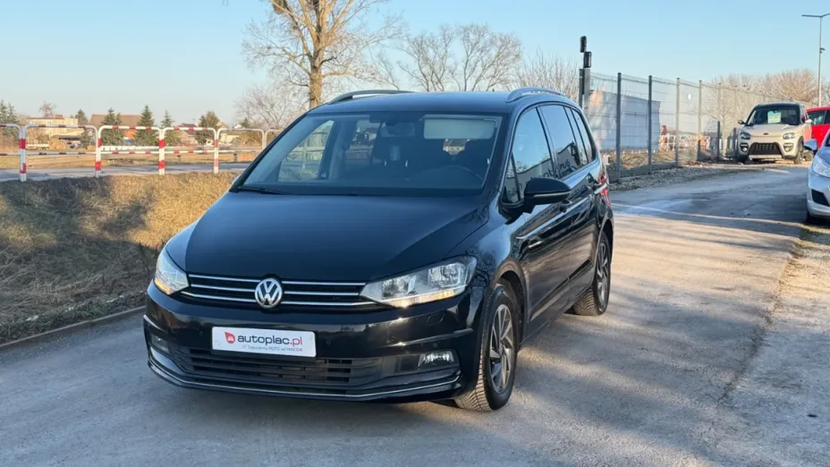 VOLKSWAGEN Touran -