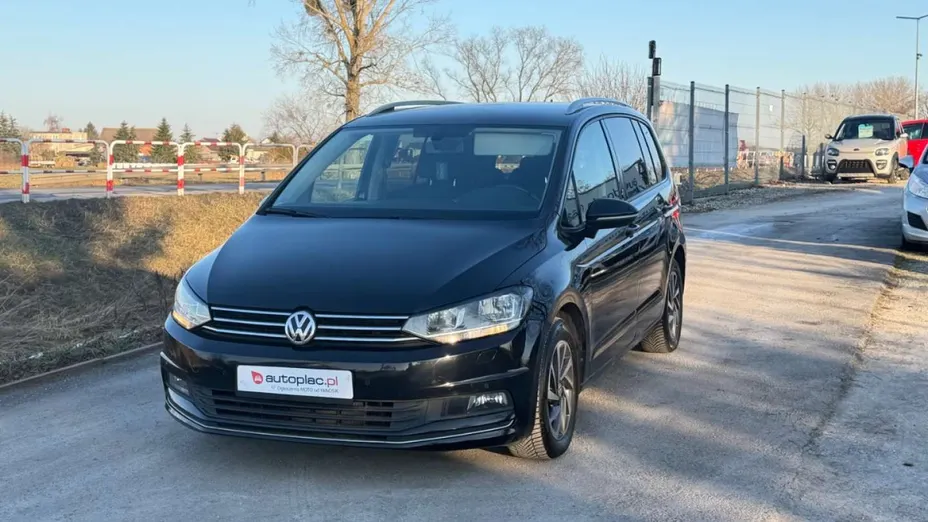 VOLKSWAGEN Touran -