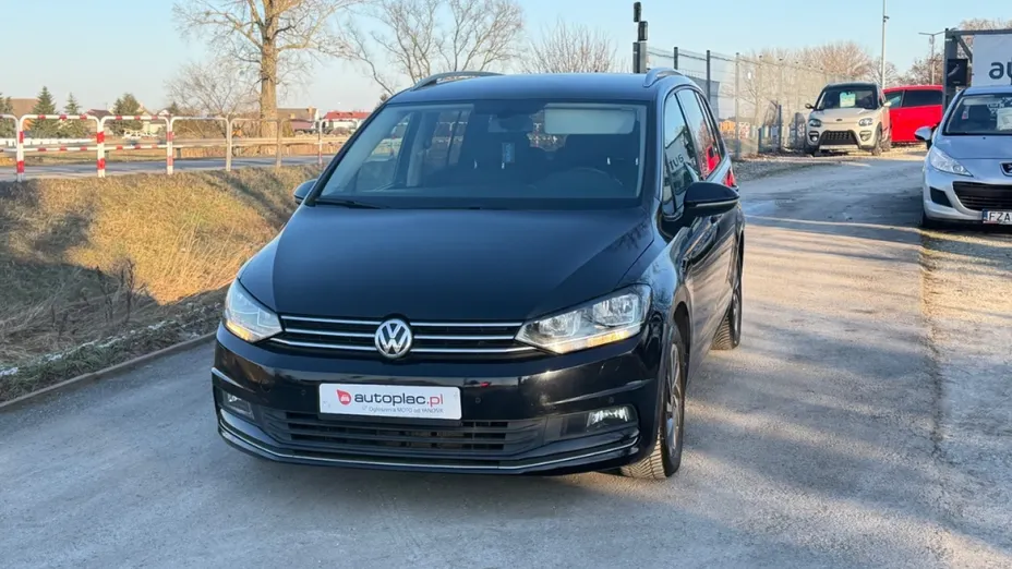 VOLKSWAGEN Touran -